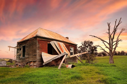 The abandoned farm house