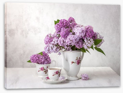 Lilac tea time